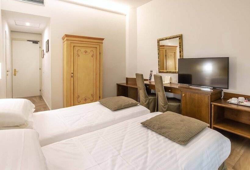 اتاق سوپریور, Machiavelli Palace