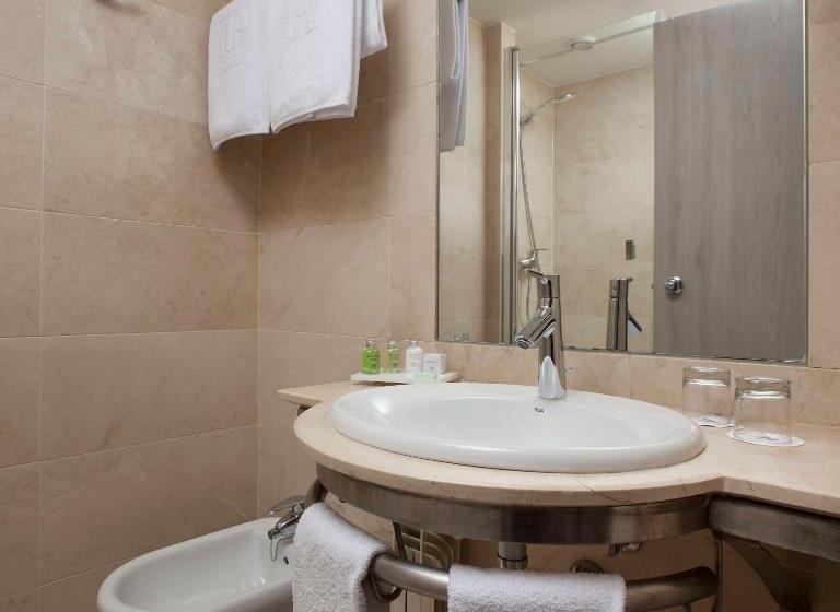 חדר סטנדרט, NH Barajas Airport