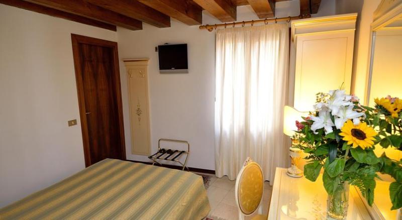 اتاق استاندارد یک نفره, Orion