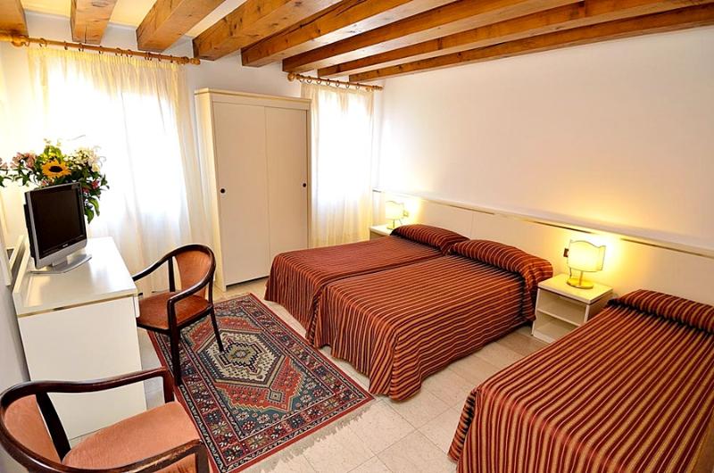 اتاق استاندارد سه نفره, Orion