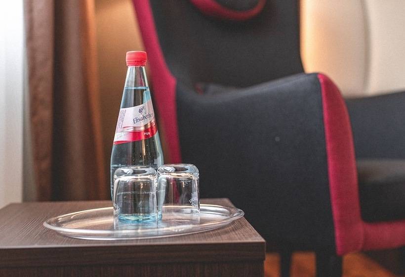 Номер Стандарт Трехместный, Plaza Hotel Hanau