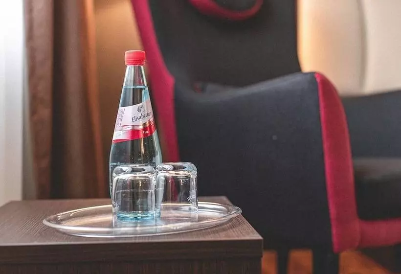 スタンダードトリプルルーム, Plaza Hotel Hanau