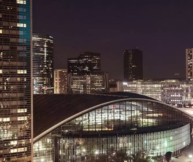 景色の見えるスーペリアルーム, Pullman Paris La Defense