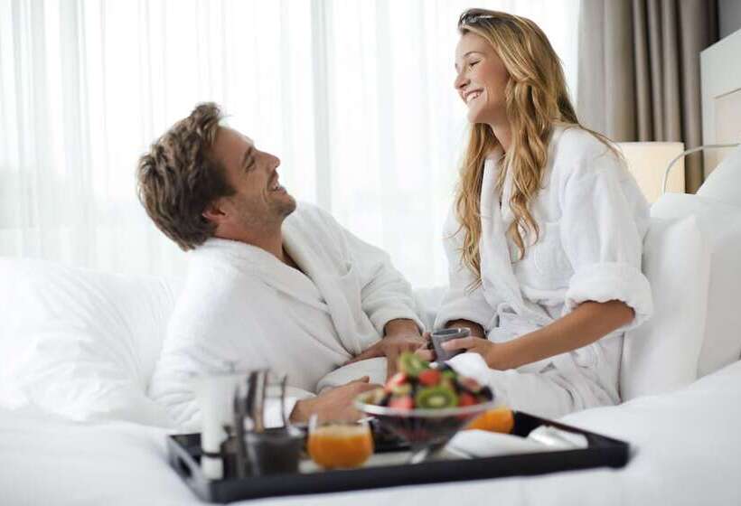 اتاق لوکس با چشم‌انداز, Pullman Paris La Defense