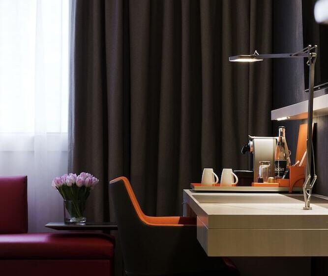 اتاق لوکس با چشم‌انداز, Pullman Paris La Defense