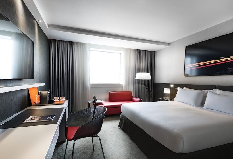 اتاق لوکس با چشم‌انداز, Pullman Paris La Defense