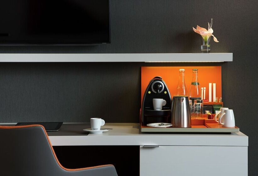 اتاق لوکس با چشم‌انداز, Pullman Paris La Defense