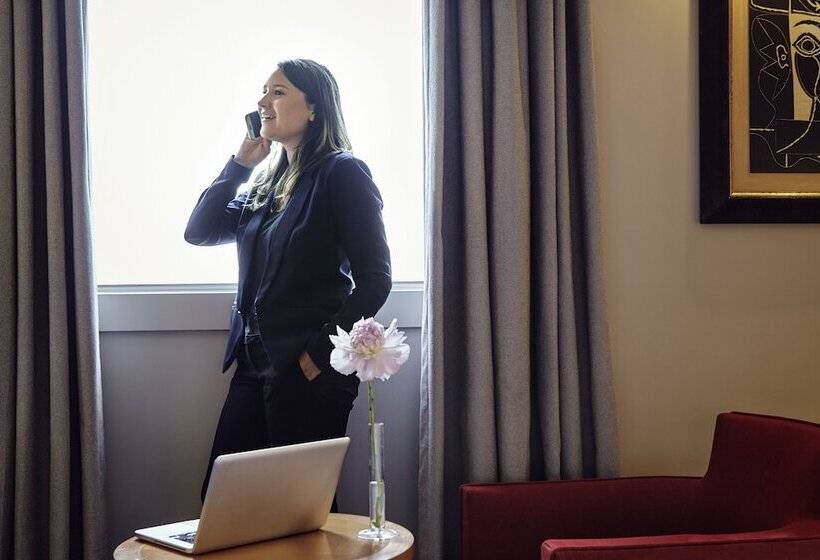 Classic Room with Views, Pullman Paris La Defense