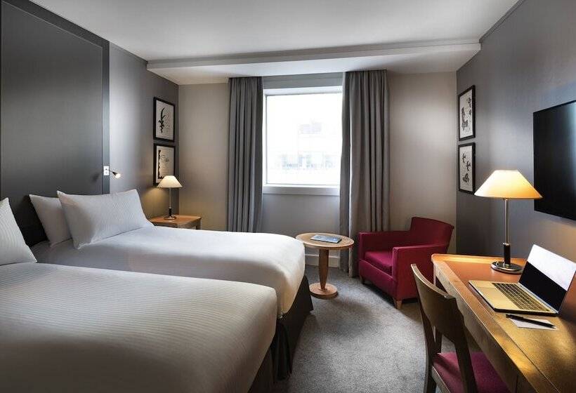 Classic Room with Views, Pullman Paris La Defense