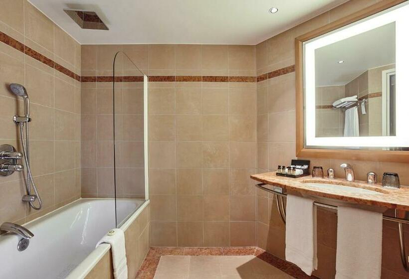 Classic Room with Views, Pullman Paris La Defense