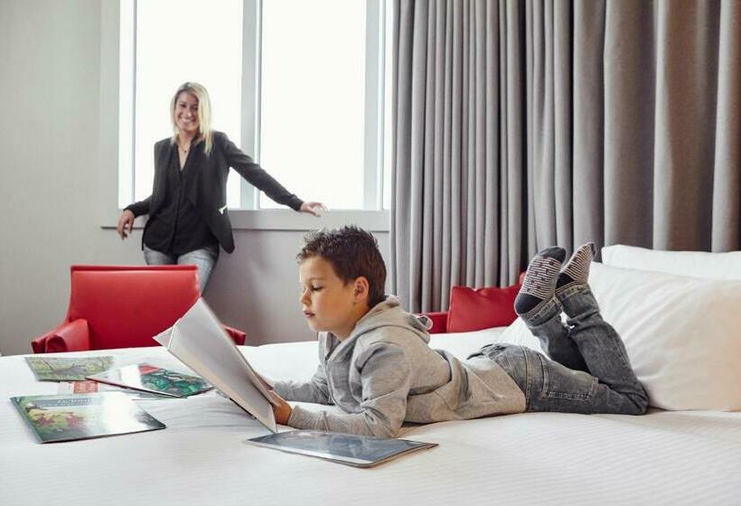 اتاق سوپریور با چشم‌انداز, Pullman Paris La Defense