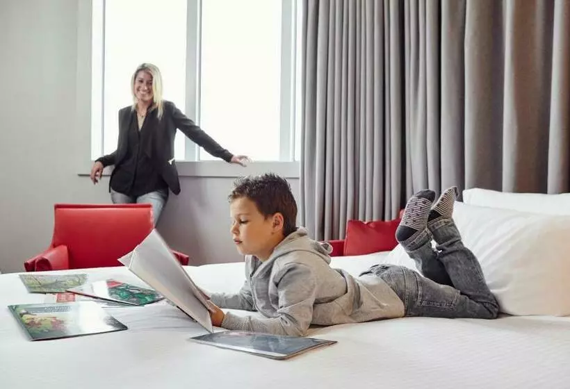景色の見えるスーペリアルーム, Pullman Paris La Defense