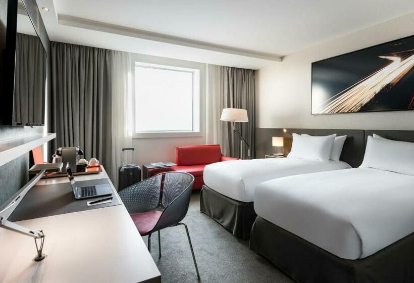 اتاق لوکس با چشم‌انداز, Pullman Paris La Defense