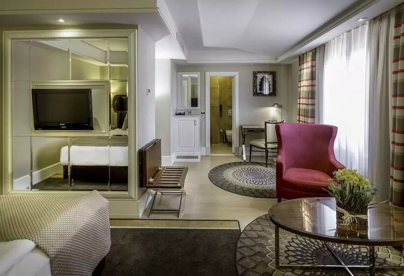 スーペリアールーム, Titanic Comfort Sisli