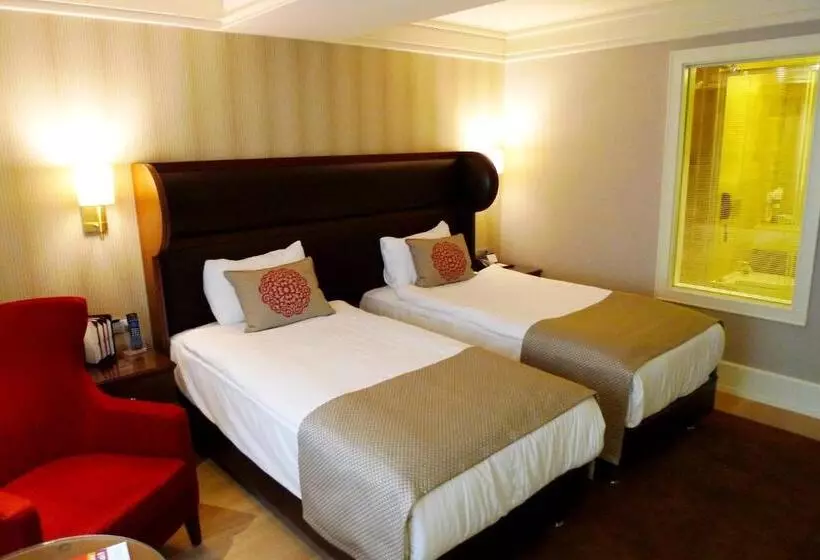 スーペリアールーム, Titanic Comfort Sisli