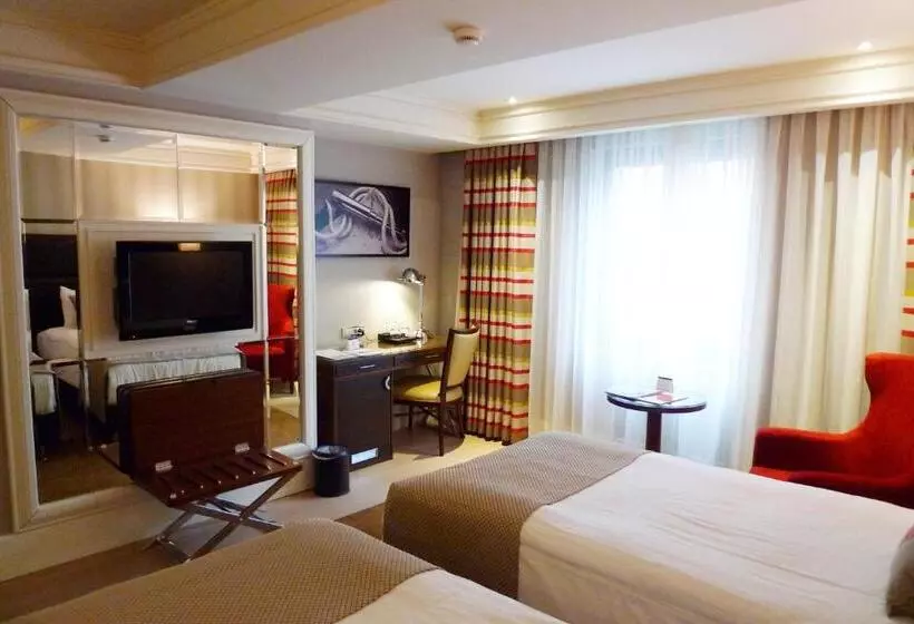スーペリアールーム, Titanic Comfort Sisli