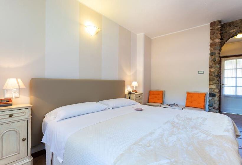 חדר סטנדרט לשלושה, West Garda