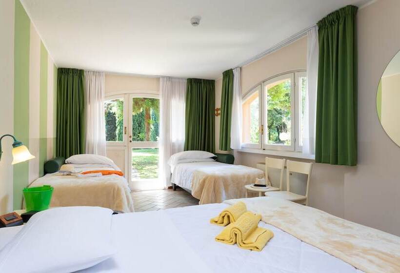 Семейный Номер, West Garda