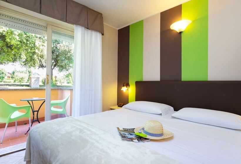 חדר סטנדרט עם מרפסת, West Garda