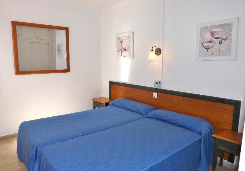 ３ベッドルームアパートメント, Nure Cel Blau