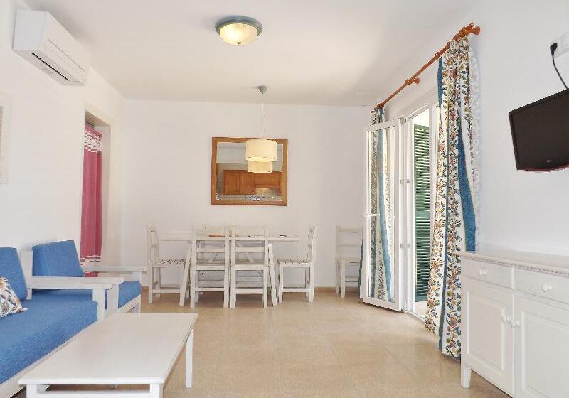 ３ベッドルームアパートメント, Nure Cel Blau