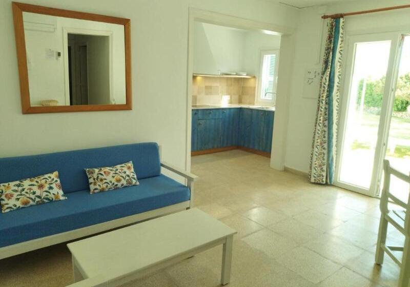 ２ベッドルームアパートメント, Nure Cel Blau