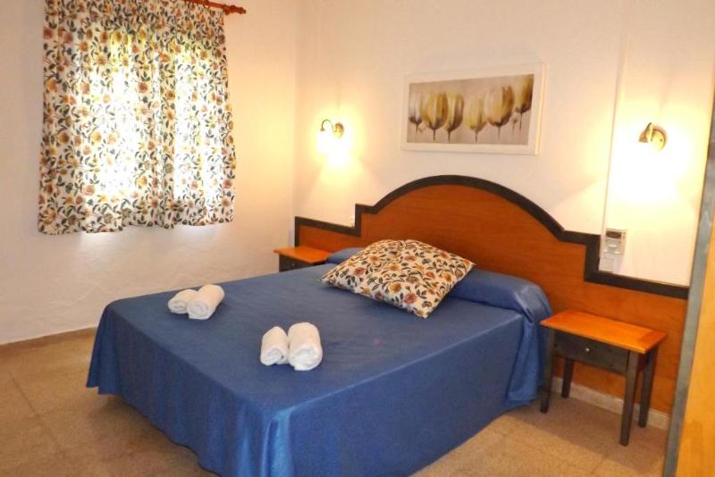 ２ベッドルームアパートメント, Nure Cel Blau