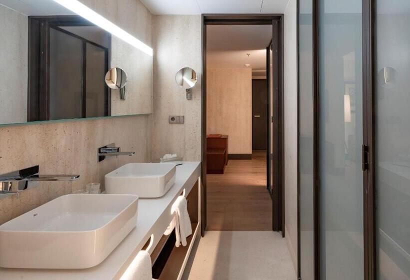 سوییت جونیور, Parador De Turismo De León