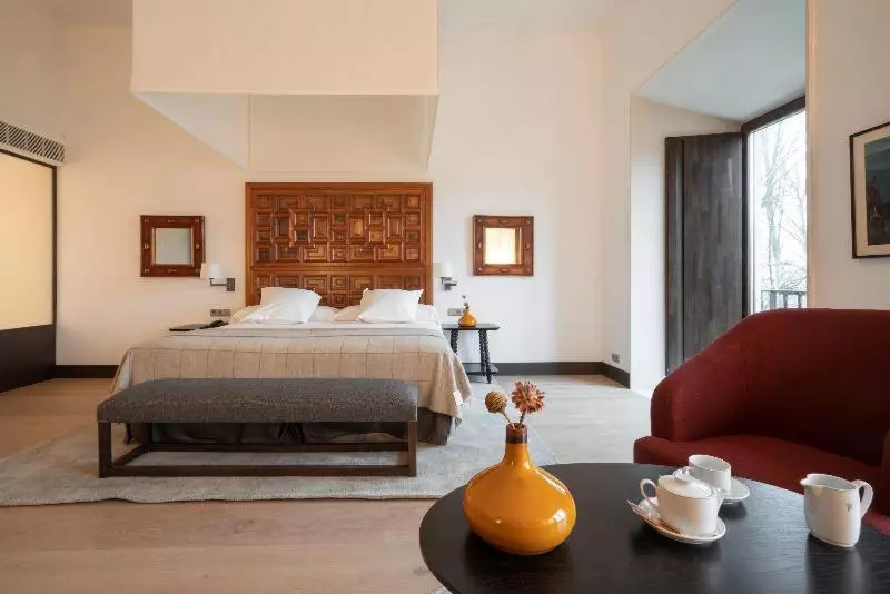 اتاق استاندارد, Parador De Turismo De León
