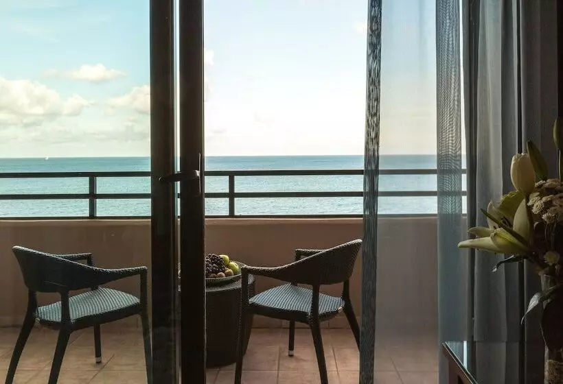 オーシャンビューのプレミアムルーム。, Radisson Blu Resort, Malta St. Julian S
