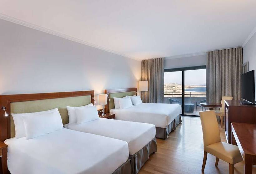 اتاق خانوادگی با چشم‌انداز دریا, Radisson Blu Resort, Malta St. Julian S