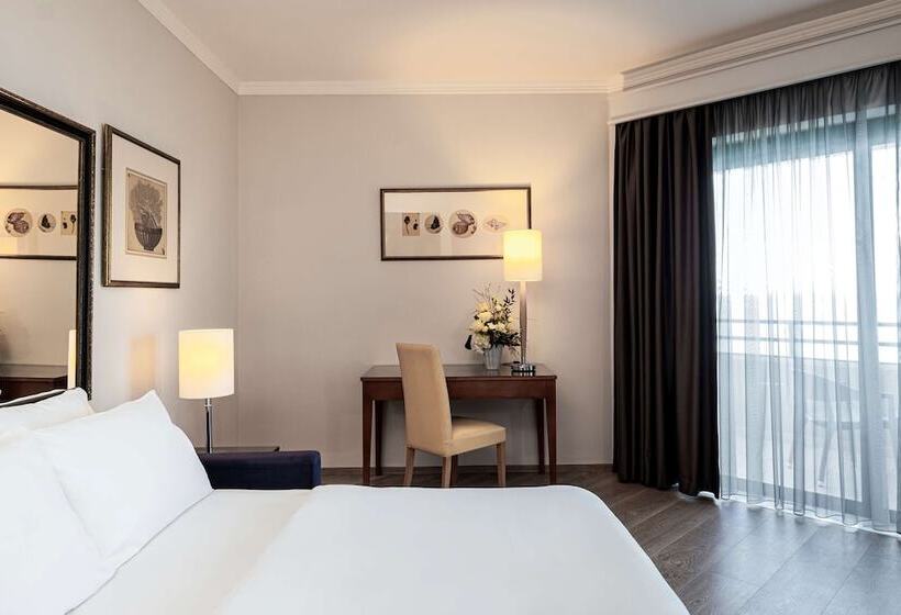 سوییت جونیور با چشم‌انداز دریا, Radisson Blu Resort, Malta St. Julian S