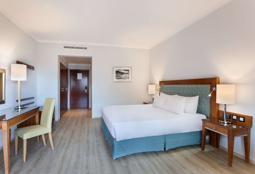 اتاق سوپریور با چشم‌انداز دریا و بالکن, Radisson Blu Resort, Malta St. Julian S