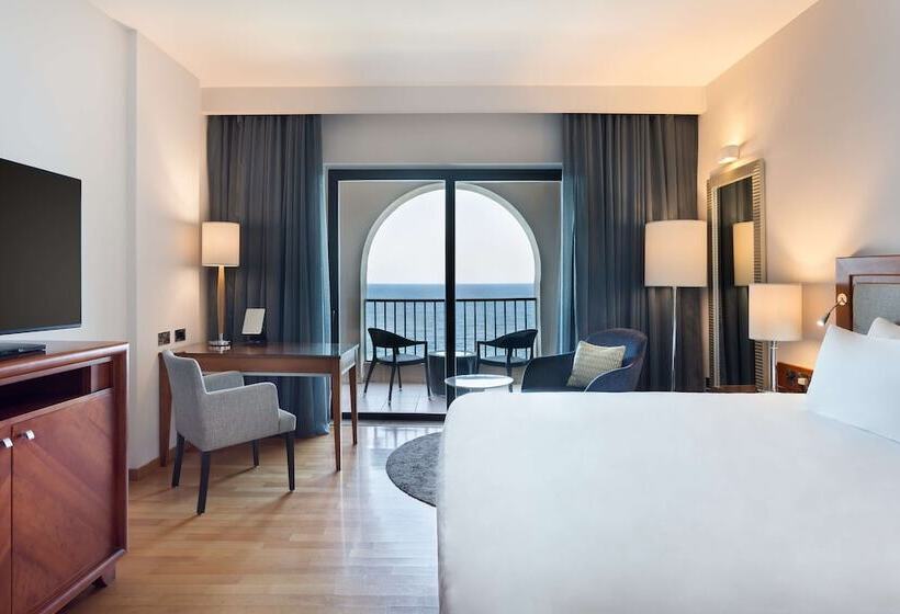 سوئیت پریمیوم با چشم‌انداز دریا, Radisson Blu Resort, Malta St. Julian S