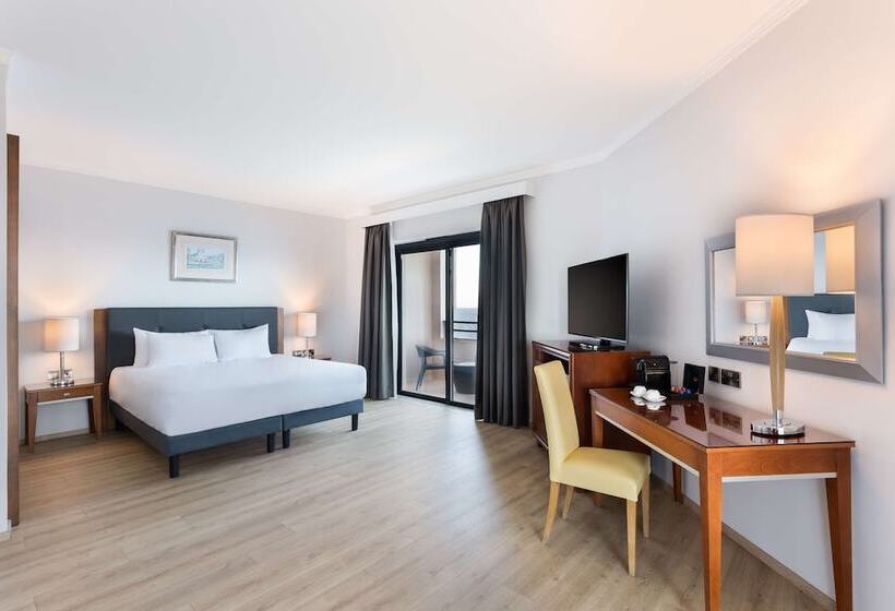 سوییت سوپریور با چشم‌انداز دریا, Radisson Blu Resort, Malta St. Julian S