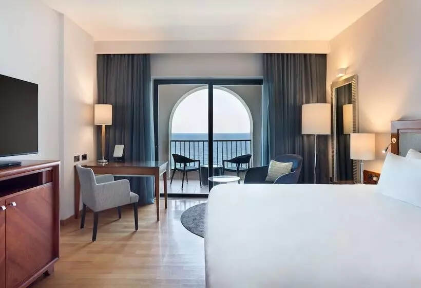 オーシャンビューのプレミアムルーム。, Radisson Blu Resort, Malta St. Julian S