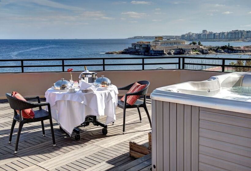 سوئیت پریمیوم با چشم‌انداز دریا, Radisson Blu Resort, Malta St. Julian S
