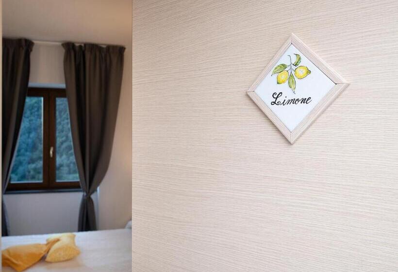 חדר סופריור נוף לים, O'lattariello