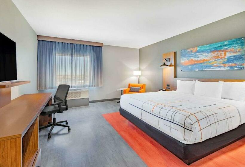 Номер Стандарт Кровать Кинг Адаптированный для Инвалидов, La Quinta Inn & Suites By Wyndham Fort Stockton Northeast