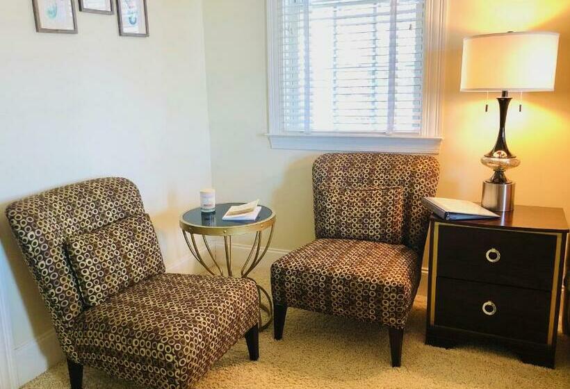 프레지덴셜 스위트, Lapolena Bed & Breakfast