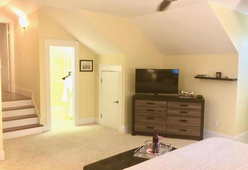 디럭스 스위트 킹 침대, Lapolena Bed & Breakfast