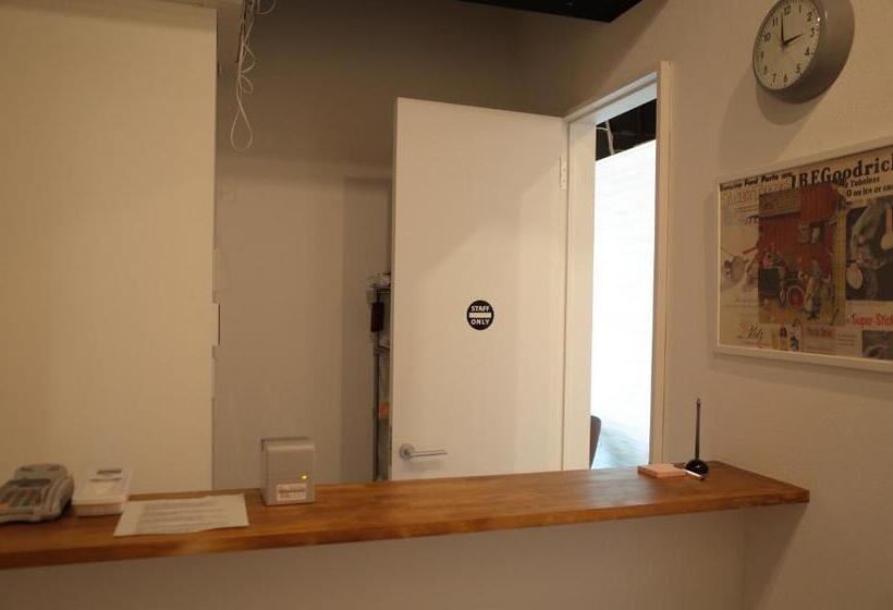 سرير فى غرفة مشتركه, Bnb+atami Resort