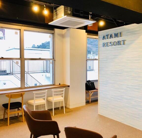 سرير فى غرفة مشتركه, Bnb+atami Resort