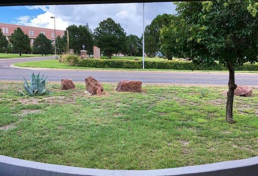 منزل غرفتين نوم, El Viejo Adobe   Across From Sul Ross Campus