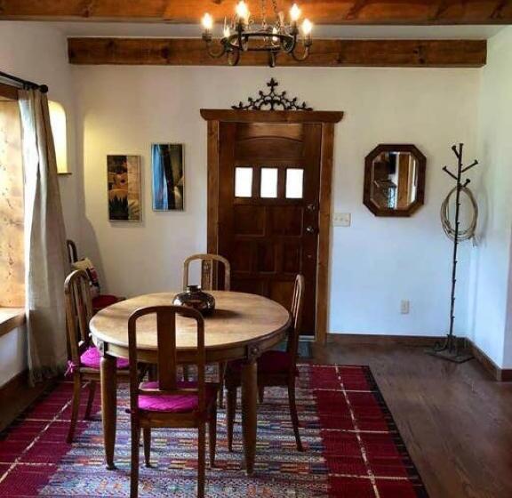 منزل غرفتين نوم, El Viejo Adobe   Across From Sul Ross Campus