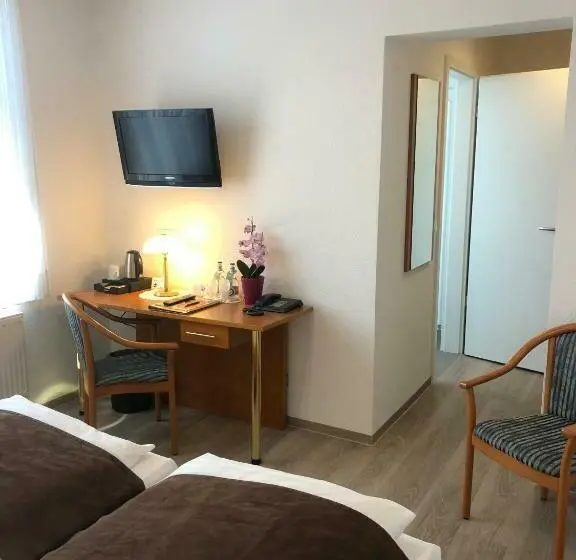Standard-huone, Johann