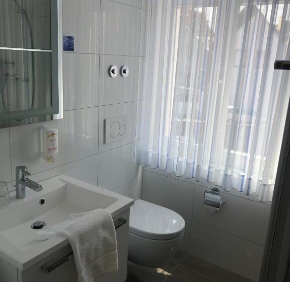 스탠다드 룸, Johann