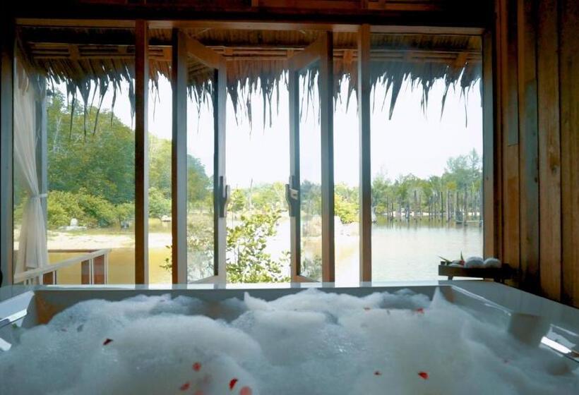 سوئیت با وان آب گرم, Venice Krabi Villa Resort