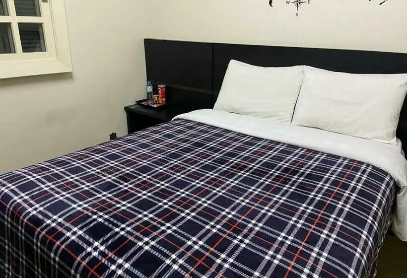 اتاق استاندارد چهارنفره با سرویس بهداشتی مشترک, Casa Do Rogerio Hostel   Unidade Shopping