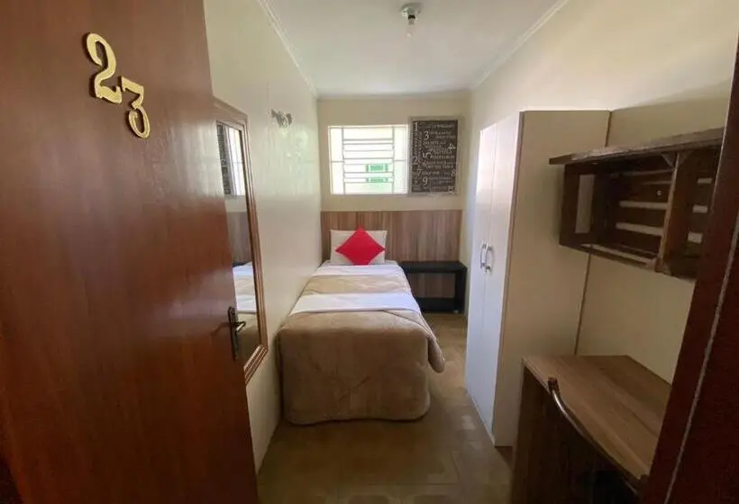 اتاق استاندارد یک تخته با سرویس بهداشتی مشترک, Casa Do Rogerio Hostel   Unidade Shopping